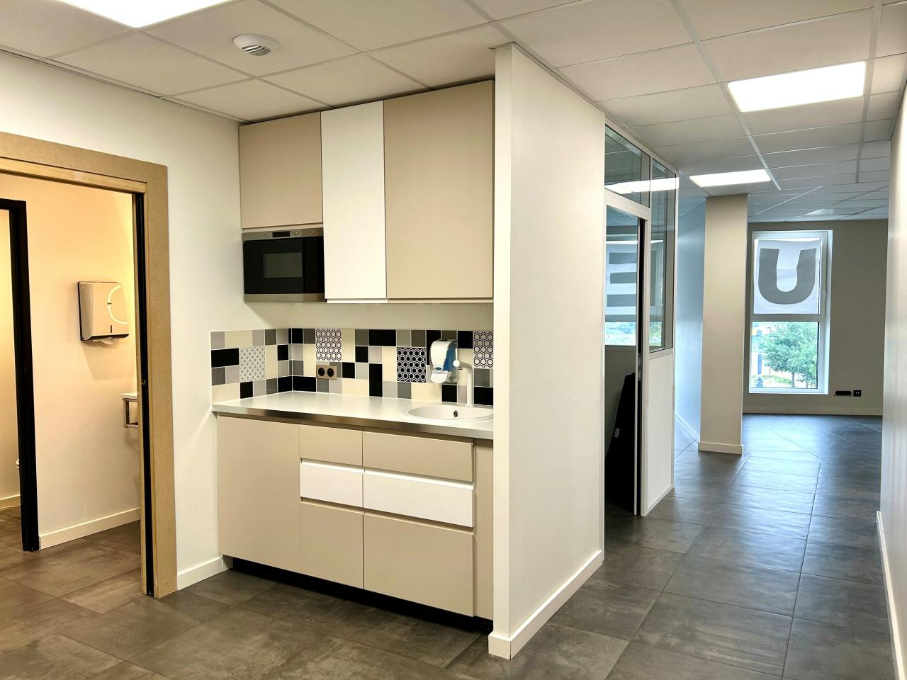 Bureau Noyal-Châtillon-sur-Seiche 153m² Location bureau Noyal-Châtillon-sur-Seiche Ille-et-Vilaine OLBUR2317392 2